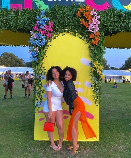 Feelinfree model art archive