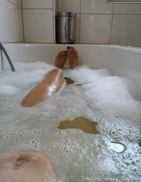 secret feetbeauty adult star img