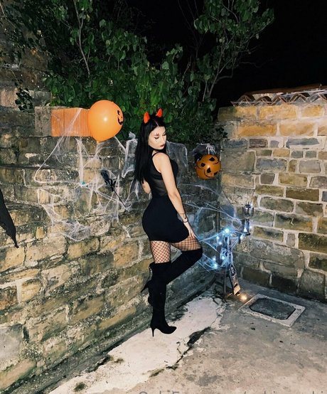 sab oki art actress gallery