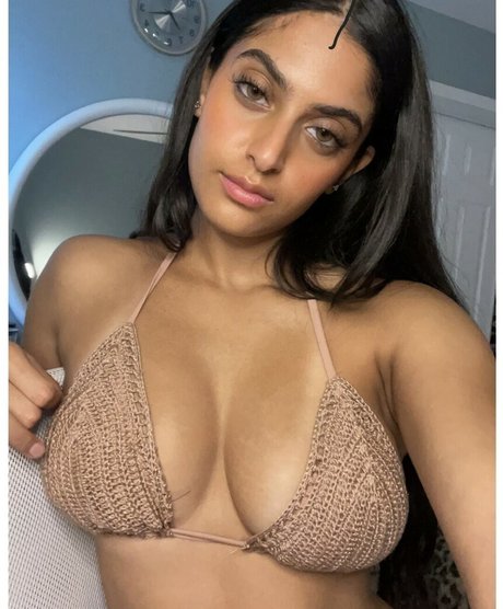 Happy Barot free actress photo