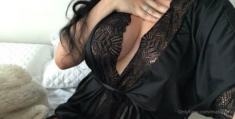 ellaarievilo beautiful star archive