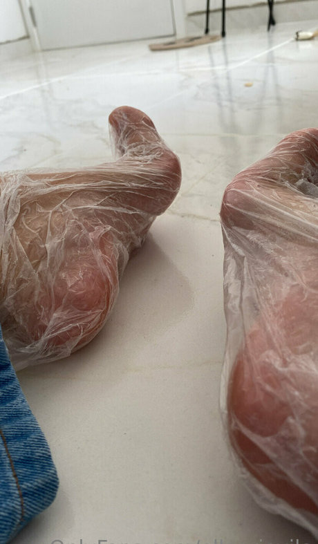 ellaarievilo pornstar top pic