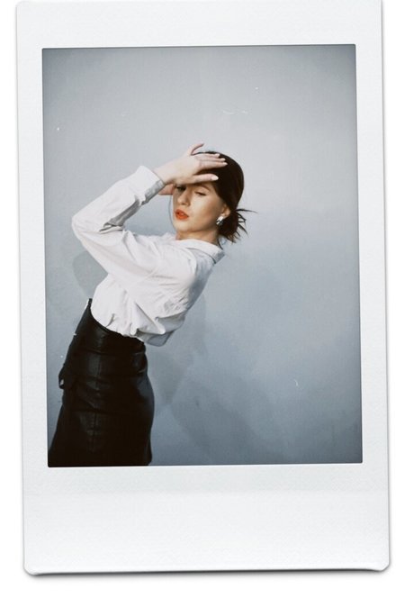 Hot Pearl nude actress photo