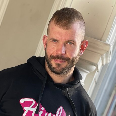 MusclePup Badge naked star images