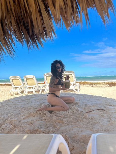 Mejgan Sediqzadah star hot photo