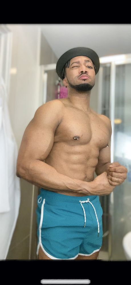 Defostar erotic model image