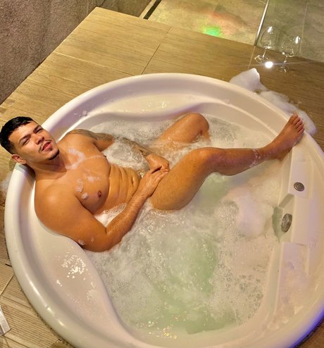 Felipe Loyal pretty star photo