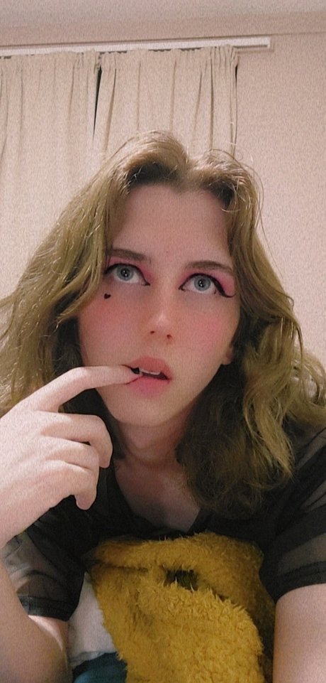 Dysphoric Leah star galleries