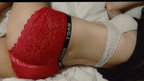 Dysphoric Leah erotic pornstar image