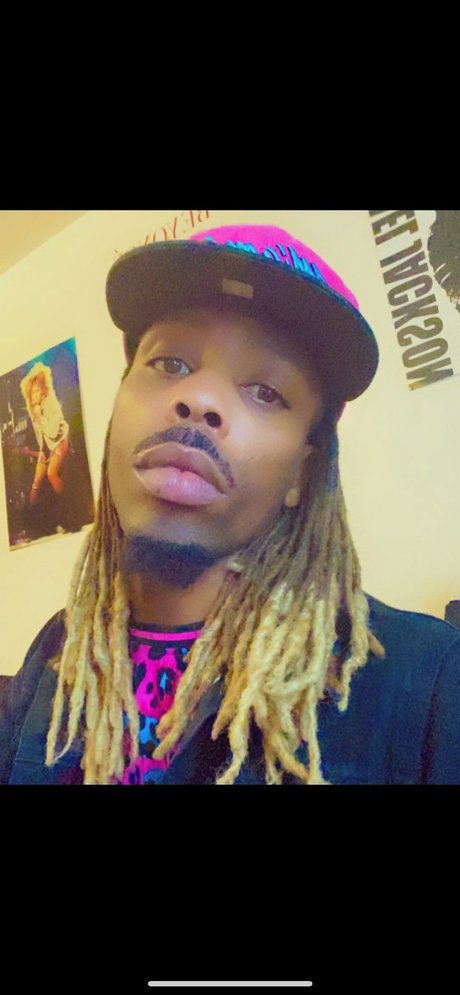 GoldiloXXX Versace erotic actress image