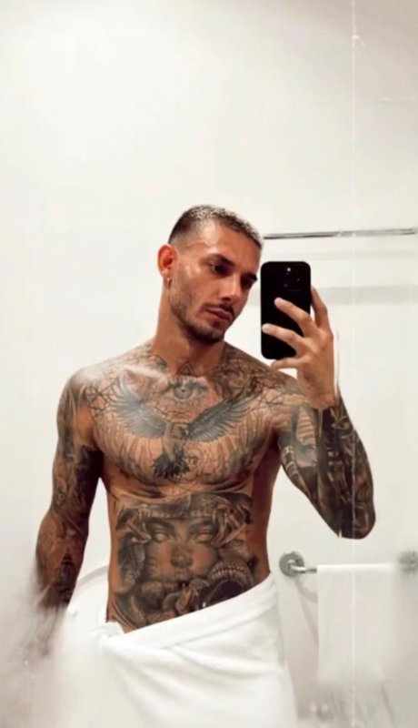 Elbizcochitoo exclusive model pictures