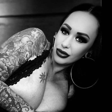 Curvy Mack pornstar picture