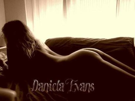 Daniela Evans top actress picture