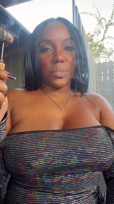 MuvaPuffa exclusive actress image