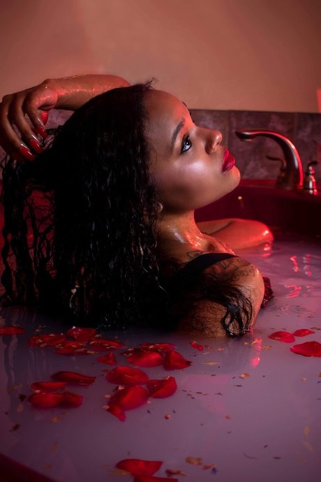 Naj mahal pornstar nude pictures