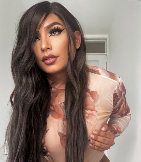 Violet finch star exclusive image