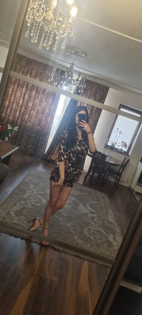 Sexy D lices model hd photos