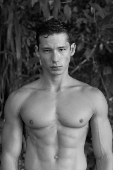 Nandoskinner hot star archive