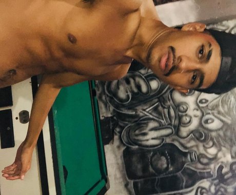 C sar Nandes naked model pics