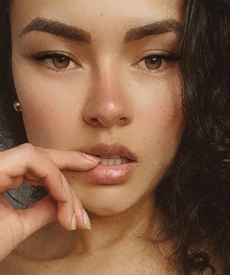 Colombian Bunny model erotic photos