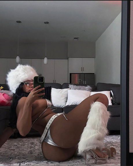 Natural Beauty free actress photos