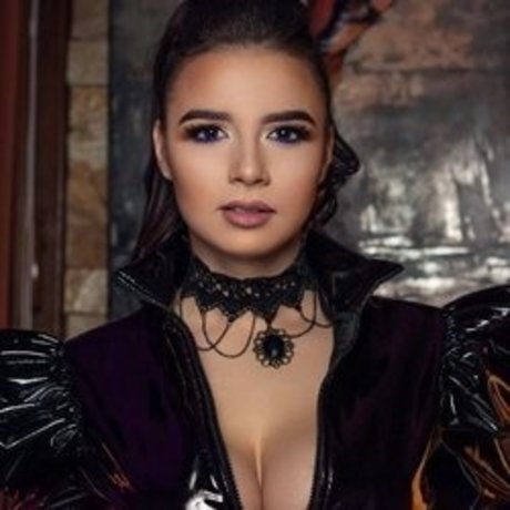 Nathaniela art actress photo