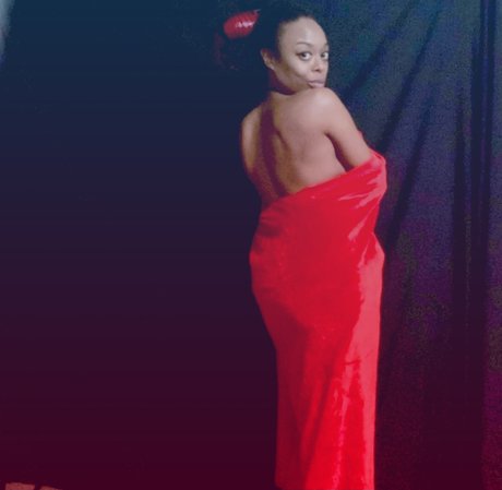 Nikali model top picture