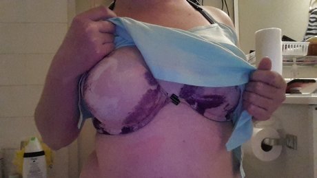 Cute Lil Monster model pornographic image