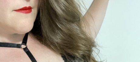 Irish Wife naked actress pics