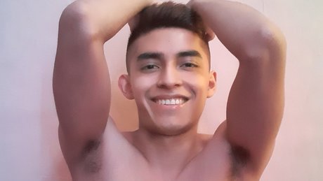 Nicolas Farfan nude model pic