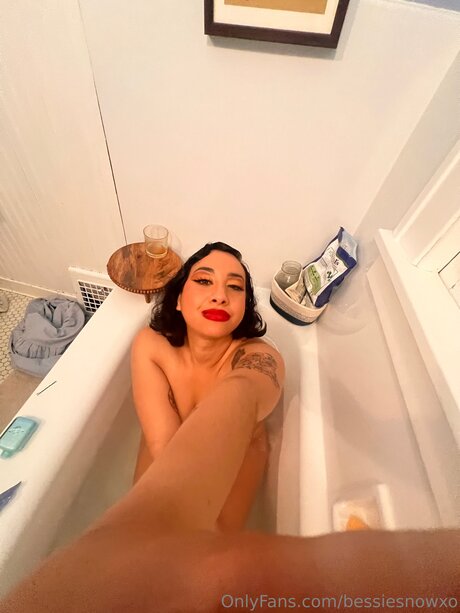 Bessie Snow free actress photos