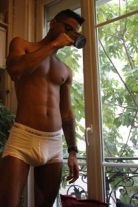 joekingdom39 naked actress pic