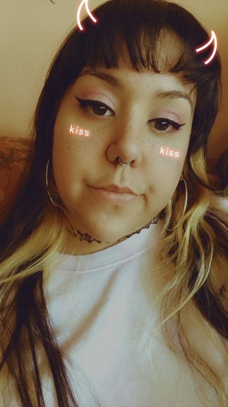 Ava Opal star pretty photos