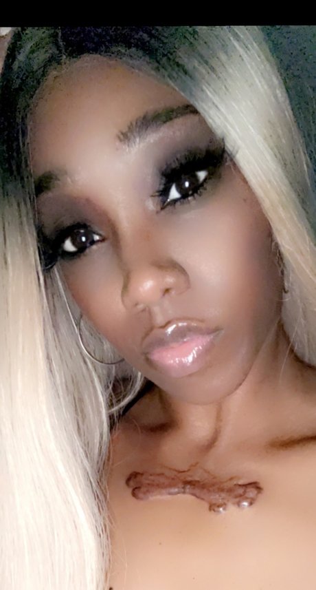 Nikkimonetxxx naked model pics