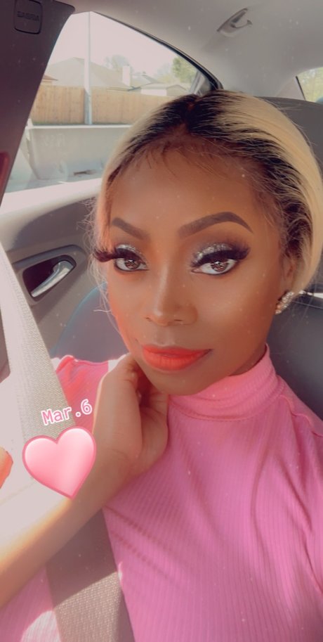 MsPrettyeyes904 star erotic galleries