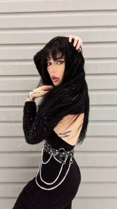 Nightmare Waifu free model gallery