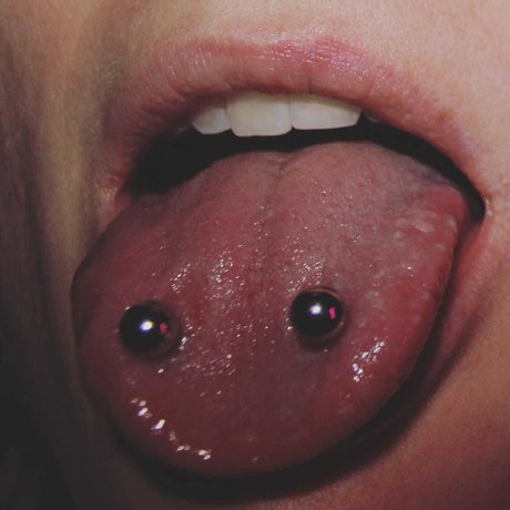 Manic Pixie Person nude model images