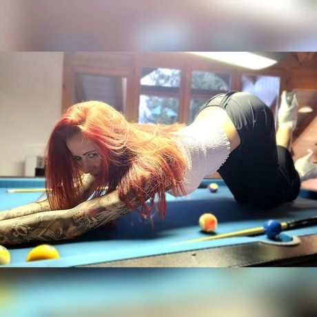 NieKohle pornographic star image