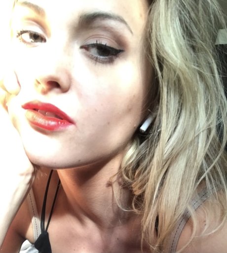 Nicotik top model images