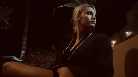 Nicotik star porn gallery