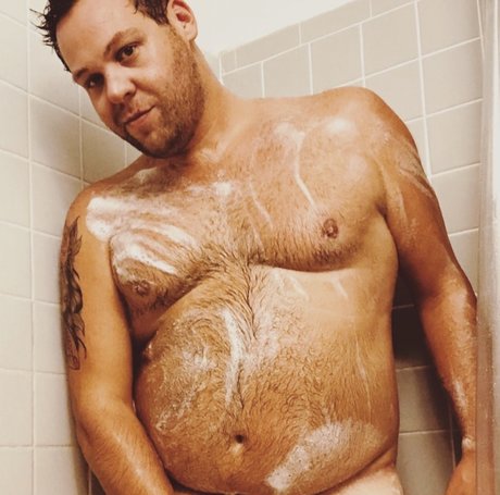 Njlipstickbear hd pornstar picture