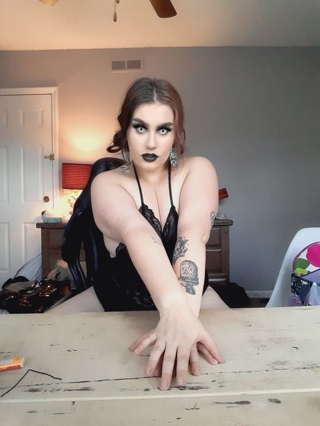 misery_ pretty actress photos