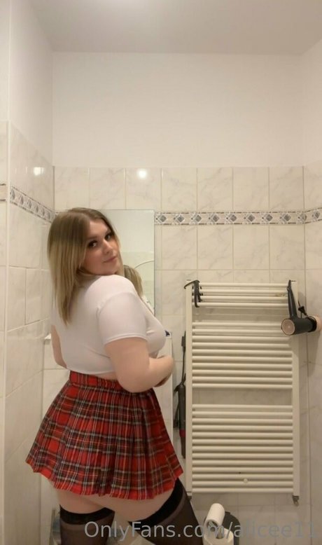 alicee11 star top img