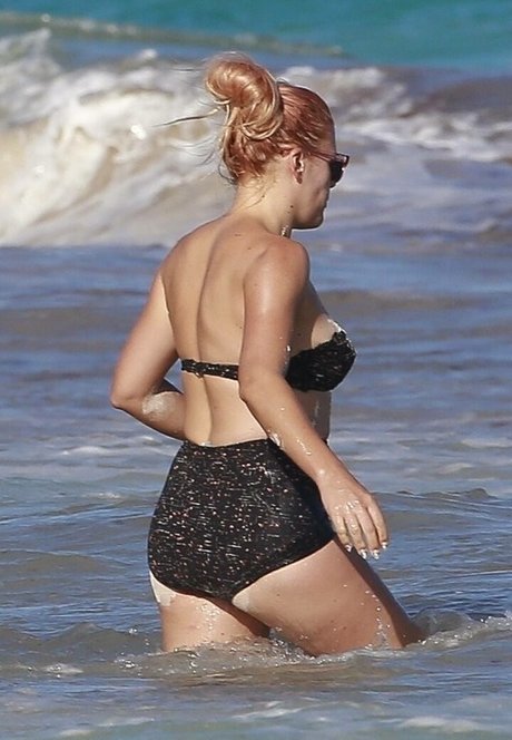 Busy Phillips exclusive star photos