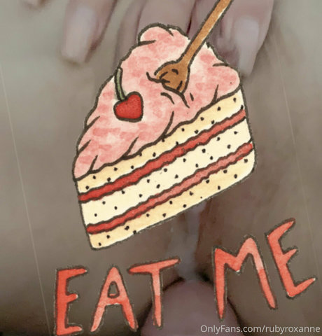 rubyroxanne adult model images