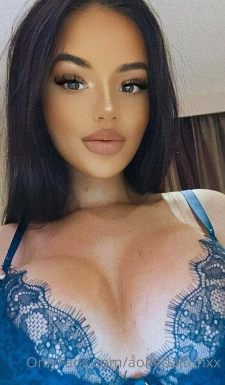 evadeexo hot model pic