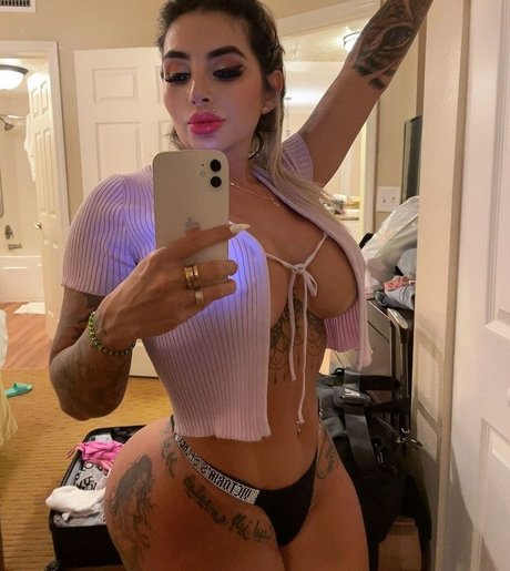 Lis Valderrama hd pornstar pic