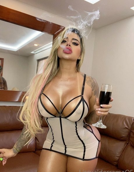 Lis Valderrama model pretty gallery