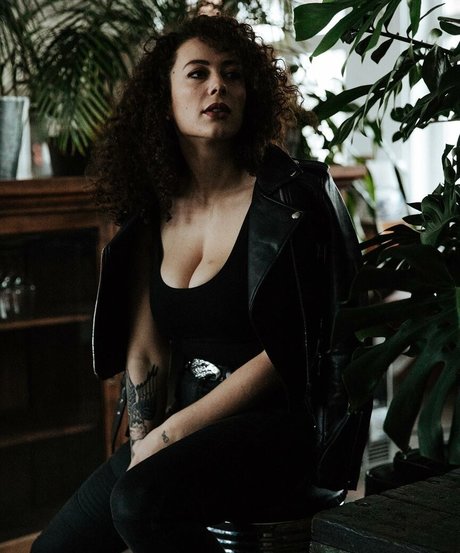 Leila Lowfire pornographic actress images