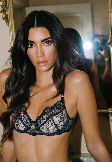 Cindy Mello model erotic pictures